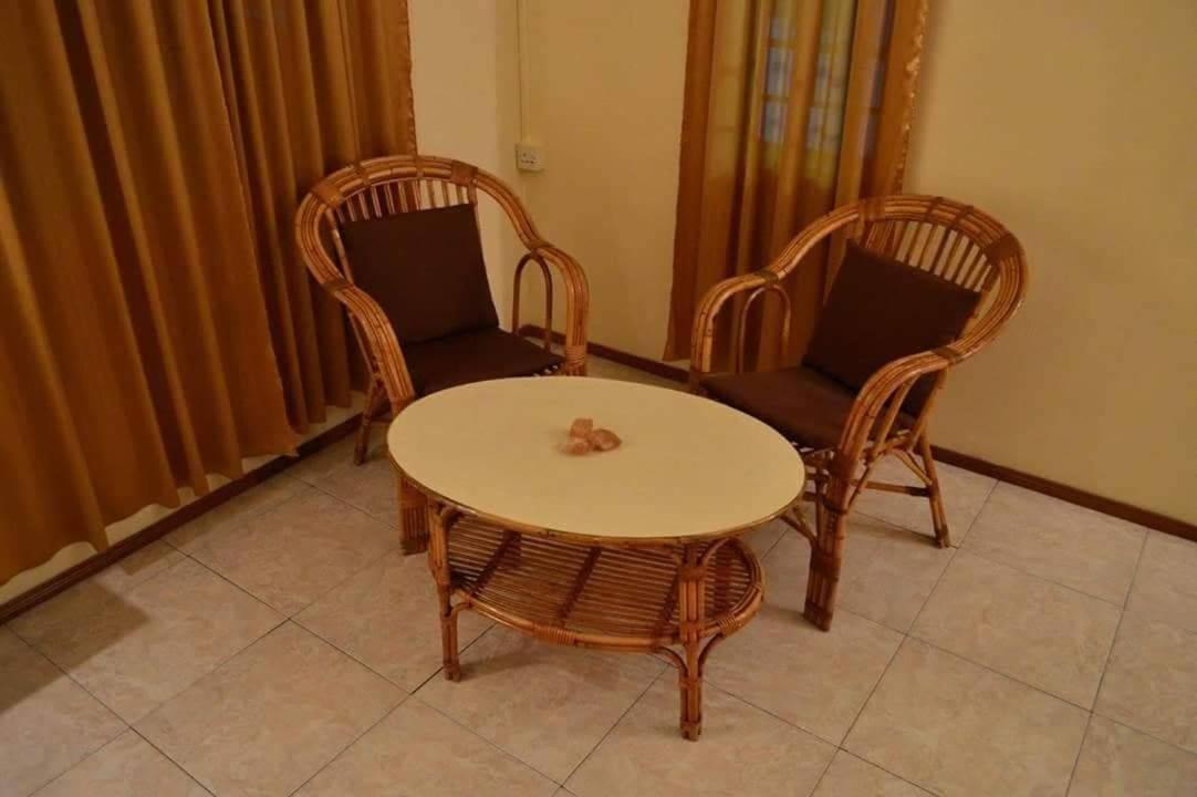 Bluestar Appartement 3, Centre De Grand Baie Bagian luar foto